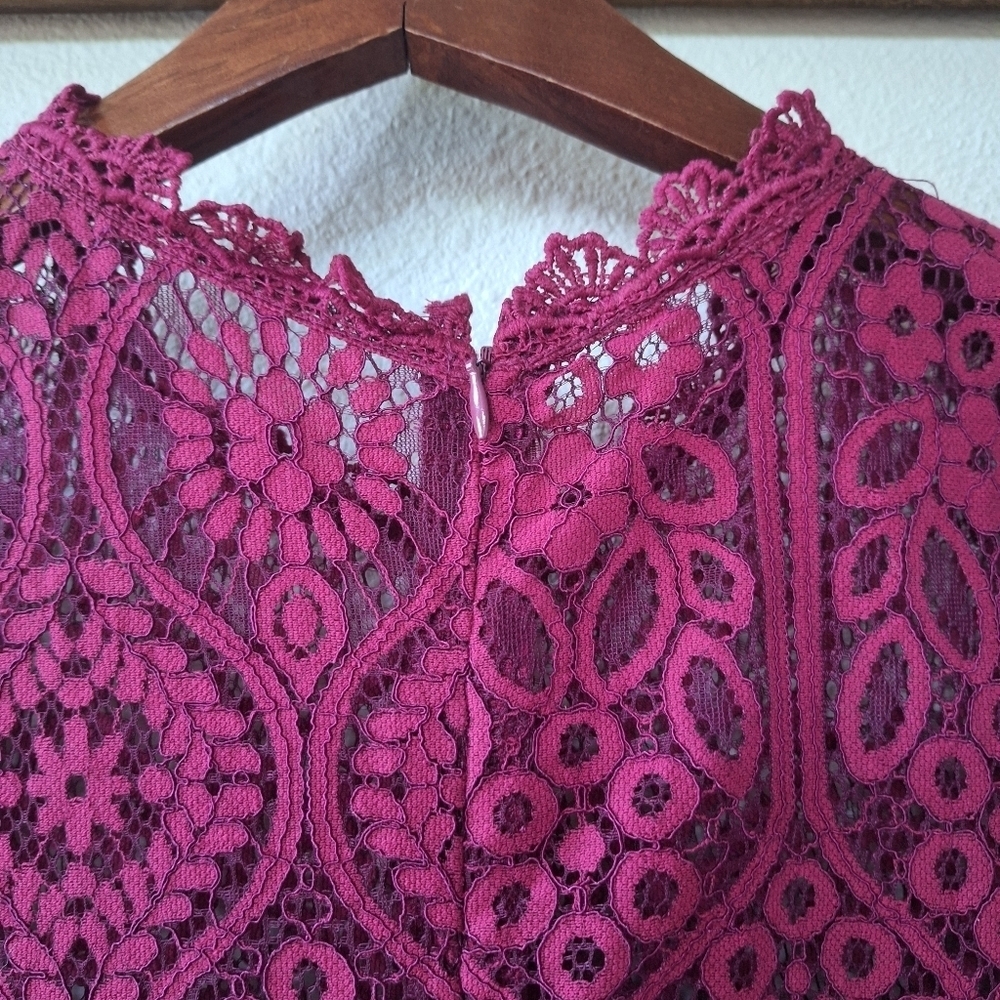 NWT Lulu's Womens Cranberry Lace Short Sleeve Knee Length Dress Size S - Picture 9 of 12